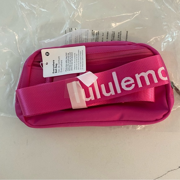 ***LAST ONE!!!**LULULEMON 1L EVERYWHERE BELT BAG IN SONIC PINK/WHITE - Picture 9 of 10